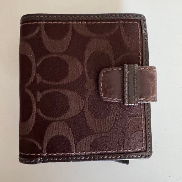 ❌SOLD❌Coach Signature Logo Buckle Wallet Brown Vintage Pink Leather Interior - Picture 2 of 10